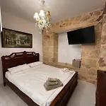 Kostas Luxury Little * Filiatra