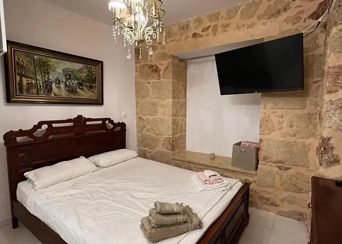 Kostas Luxury Little * Filiatra